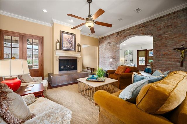 6008 STONEGATE Drive, Alexandria, LA 71303