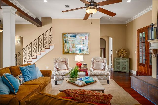 6008 STONEGATE Drive, Alexandria, LA 71303