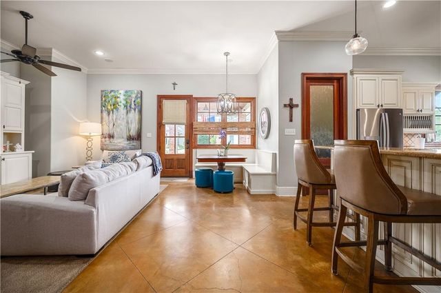 6008 STONEGATE Drive, Alexandria, LA 71303