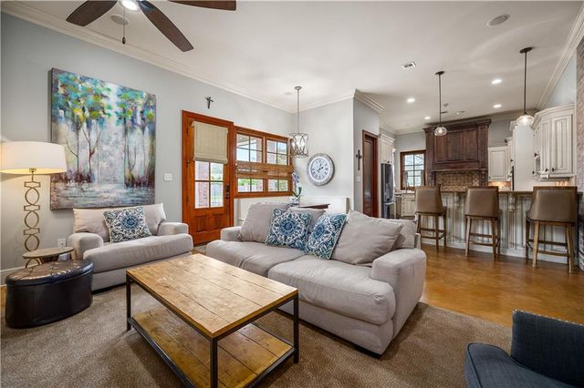 6008 STONEGATE Drive, Alexandria, LA 71303