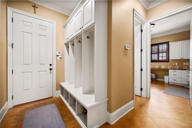 6008 STONEGATE Drive, Alexandria, LA 71303