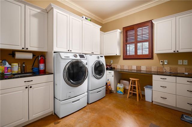 6008 STONEGATE Drive, Alexandria, LA 71303