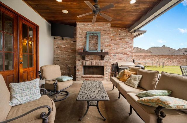 6008 STONEGATE Drive, Alexandria, LA 71303