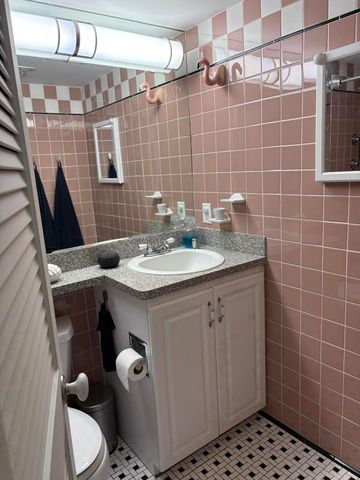 223 Southampton B, West Palm Beach, FL 33417