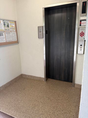 223 Southampton B, West Palm Beach, FL 33417