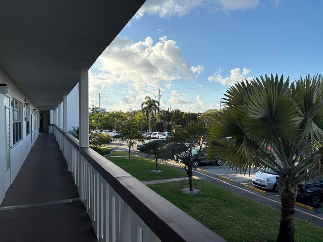 223 Southampton B, West Palm Beach, FL 33417