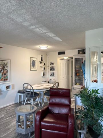 223 Southampton B, West Palm Beach, FL 33417