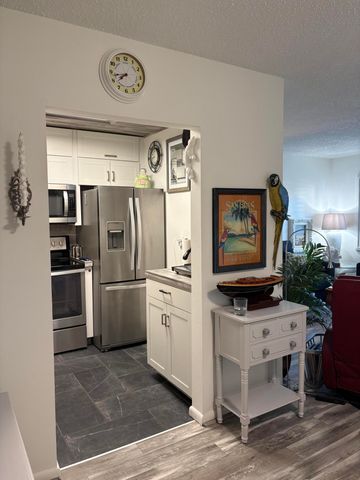 223 Southampton B, West Palm Beach, FL 33417