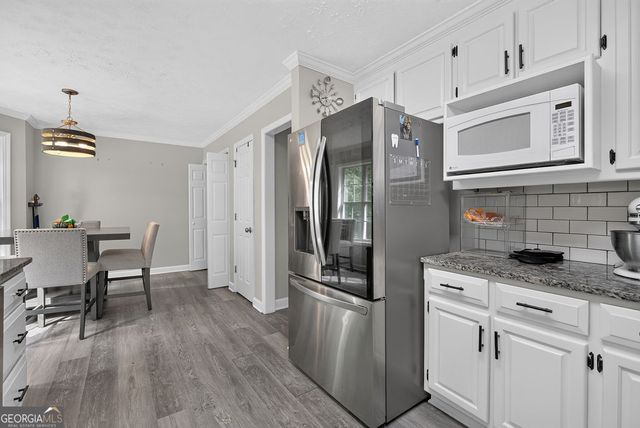 3735 Warwick Way, Snellville, GA 30039
