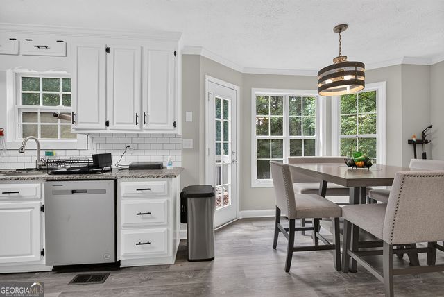 3735 Warwick Way, Snellville, GA 30039