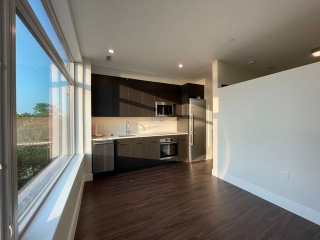 99 Sumner St 223, Boston, MA 02128