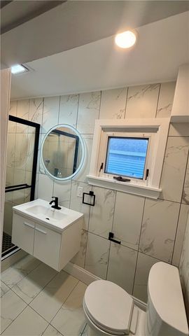 2 Tobyhanna Street, Providence, RI 02910