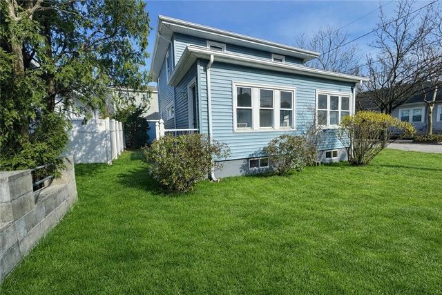 2 Tobyhanna Street, Providence, RI 02910