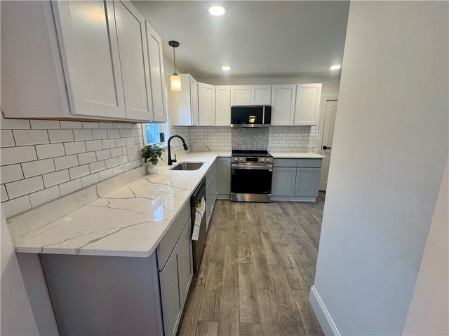 2 Tobyhanna Street, Providence, RI 02910