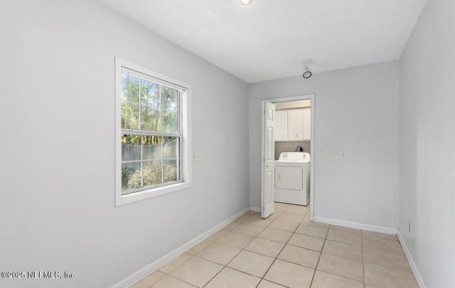 3386 CHRYSLER Drive, Jacksonville, FL 32257