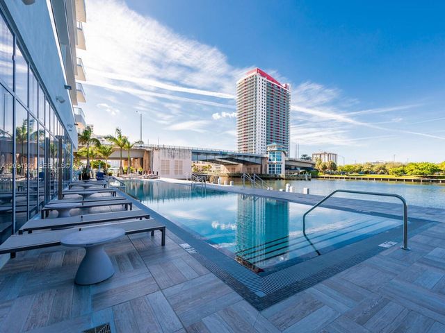 4010 S Ocean Drive T3705, Hollywood, FL 33019