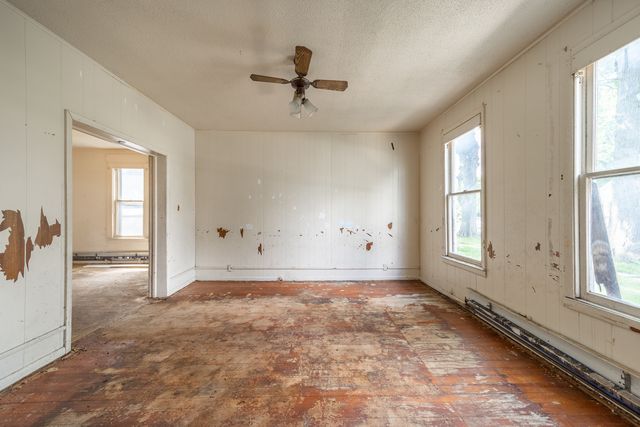 709 W 16th Street, Davenport, IA 52804