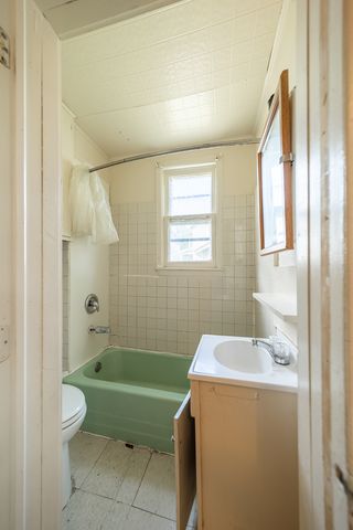 709 W 16th Street, Davenport, IA 52804