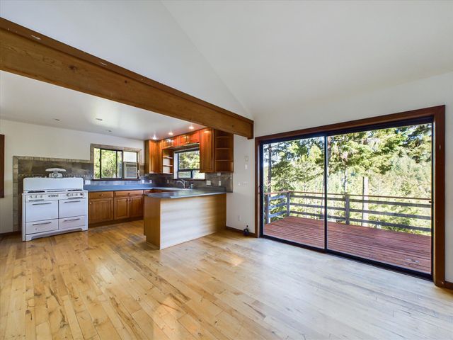 4001 Old Briceland Road, Garberville, CA 95542