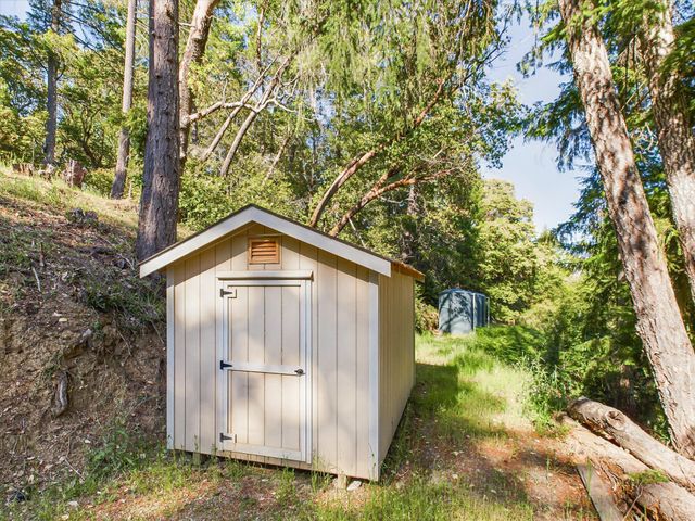 4001 Old Briceland Road, Garberville, CA 95542