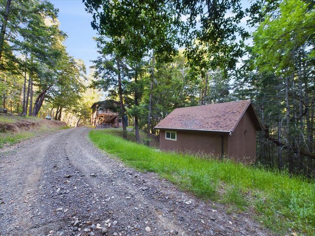 4001 Old Briceland Road, Garberville, CA 95542