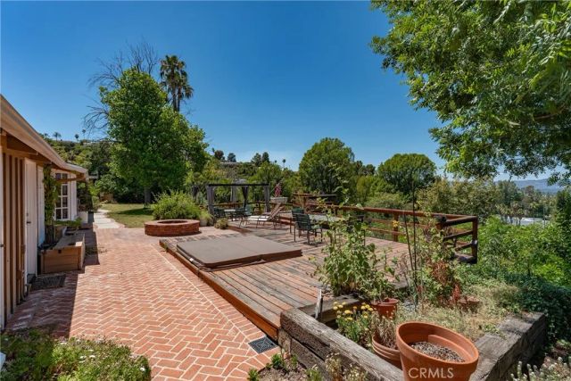 18070 Boris Drive, Encino, CA 91316