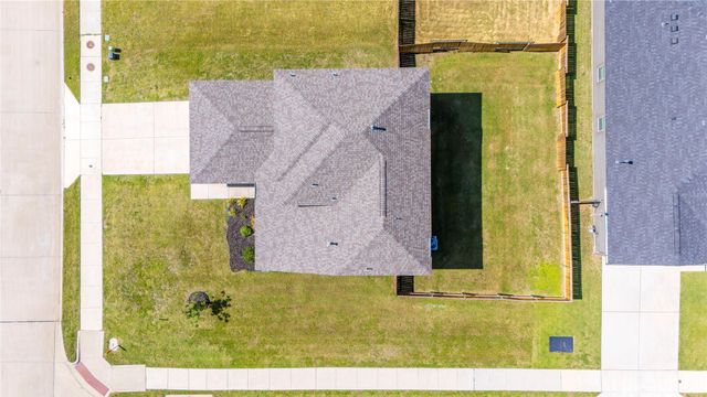 1825 Fergus Drive, Ponder, TX 76259