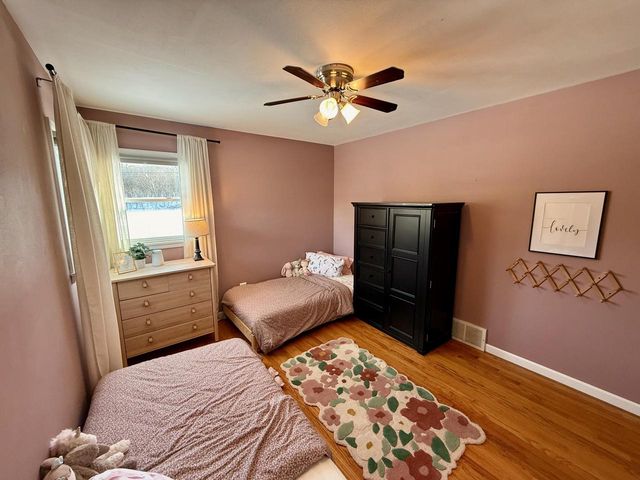 11284 N Lake Shore DRIVE, Mequon, WI 53092