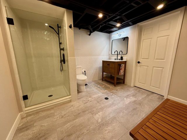 11284 N Lake Shore DRIVE, Mequon, WI 53092