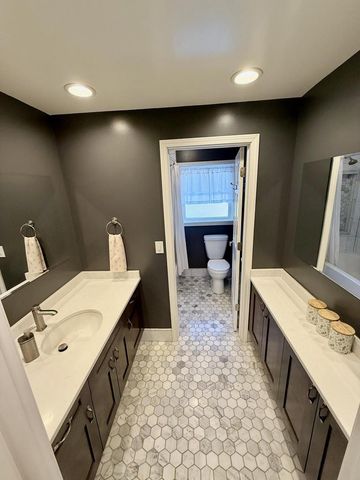 11284 N Lake Shore DRIVE, Mequon, WI 53092