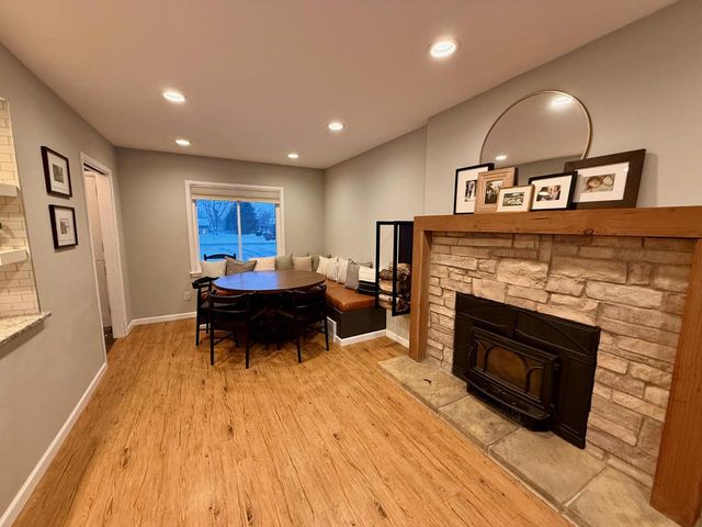 11284 N Lake Shore DRIVE, Mequon, WI 53092