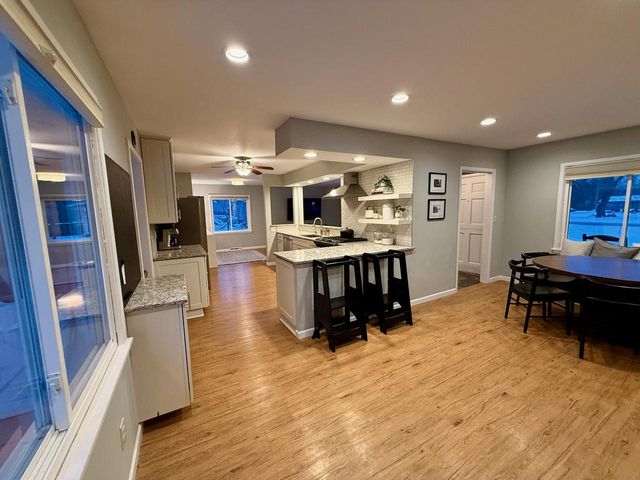 11284 N Lake Shore DRIVE, Mequon, WI 53092