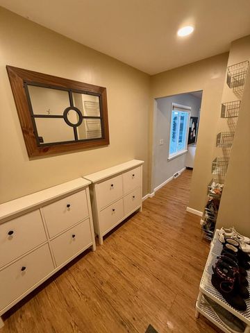 11284 N Lake Shore DRIVE, Mequon, WI 53092