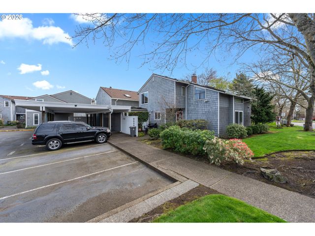 601 N TOMAHAWK ISLAND Dr, Portland, OR 97217