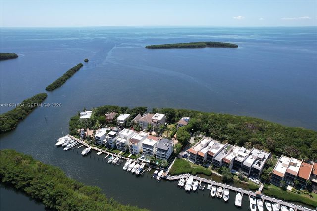 6200 SW 152nd St, Palmetto Bay, FL 33157