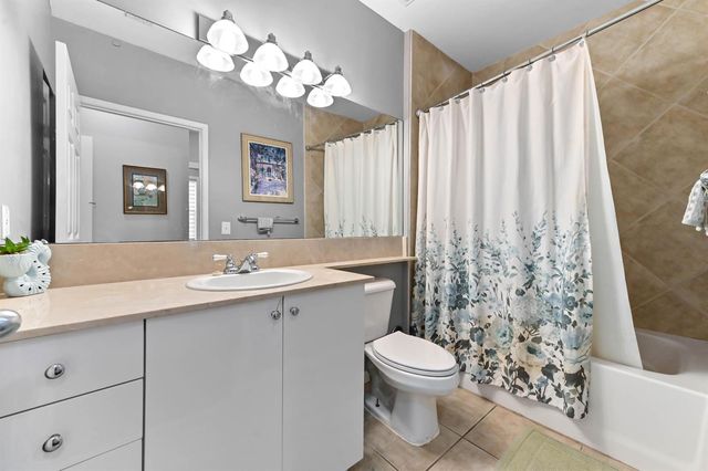804 E Windward Way 120, Lantana, FL 33462