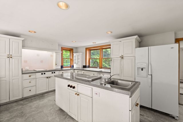 70 Baker Ave, Concord, MA 01742