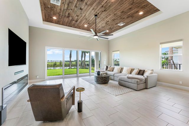 12618 Nautilus Circle, Palm Beach Gardens, FL 33412