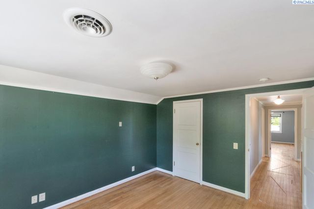 1935 Harris Ave., Richland, WA 99354
