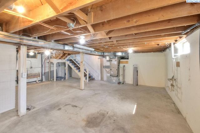 1935 Harris Ave., Richland, WA 99354
