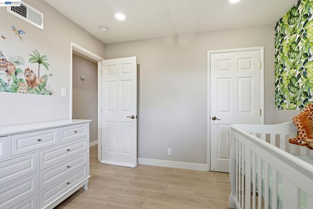 2394 Tahiti St, Hayward, CA 94545