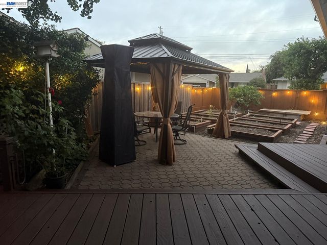 2394 Tahiti St, Hayward, CA 94545
