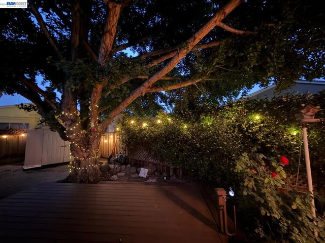 2394 Tahiti St, Hayward, CA 94545