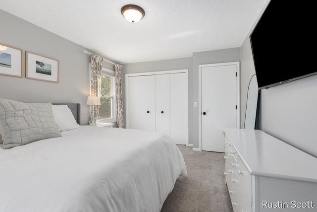 2680 Burgen Court, Grand Rapids, MI 49525