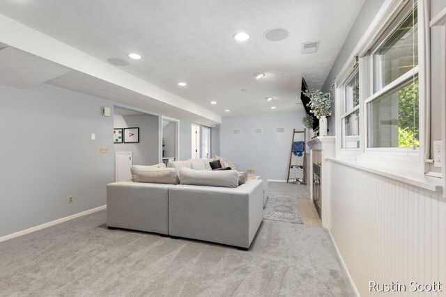 2680 Burgen Court, Grand Rapids, MI 49525