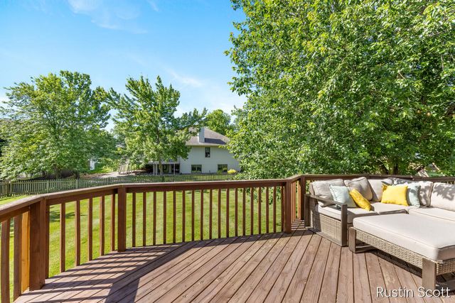 2680 Burgen Court, Grand Rapids, MI 49525