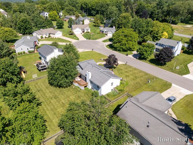 2680 Burgen Court, Grand Rapids, MI 49525