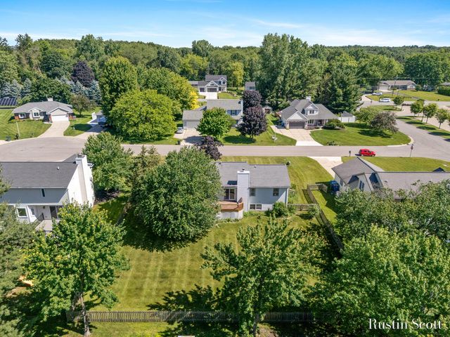 2680 Burgen Court, Grand Rapids, MI 49525