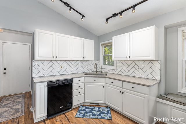 2680 Burgen Court, Grand Rapids, MI 49525
