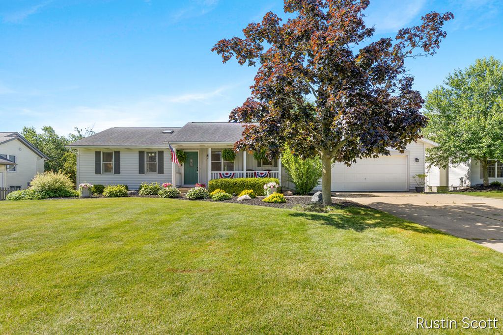 2680 Burgen Court, Grand Rapids, MI 49525